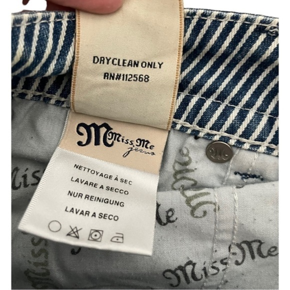 Miss Me Blue Seville Fringe Bermuda Stripe Detail Denim Jean‎ Shorts Size 26 - Picture 7 of 9